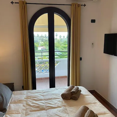 John Sea Apartment *