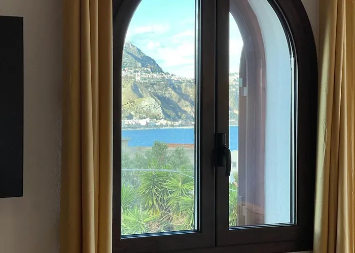 John Sea Giardini Naxos