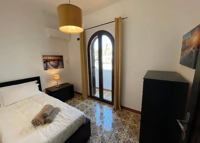 John Sea Apartman Giardini Naxos